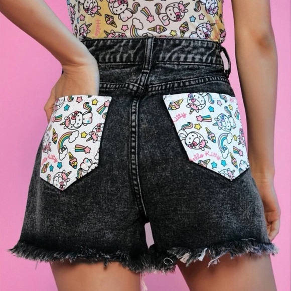 HELLO KITTY 💖🖤 SANRIO x SHEIN collaboration Black and Grey Denim Shorts - Picture 1 of 15